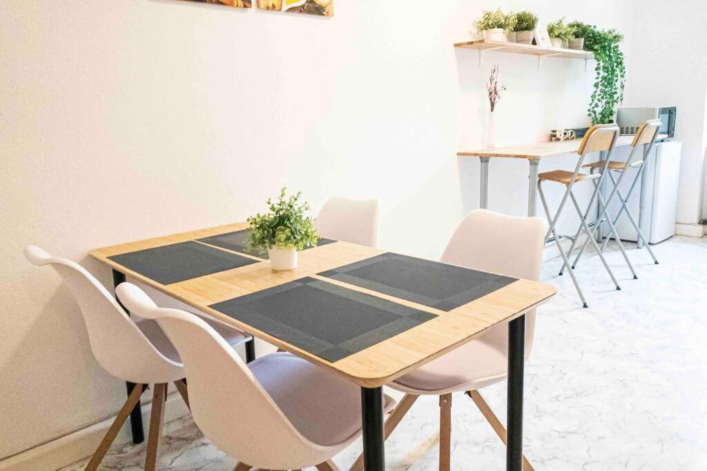 Top moderne Wohnung in Leipziger Altbau - Netflix inklusive Exterior foto